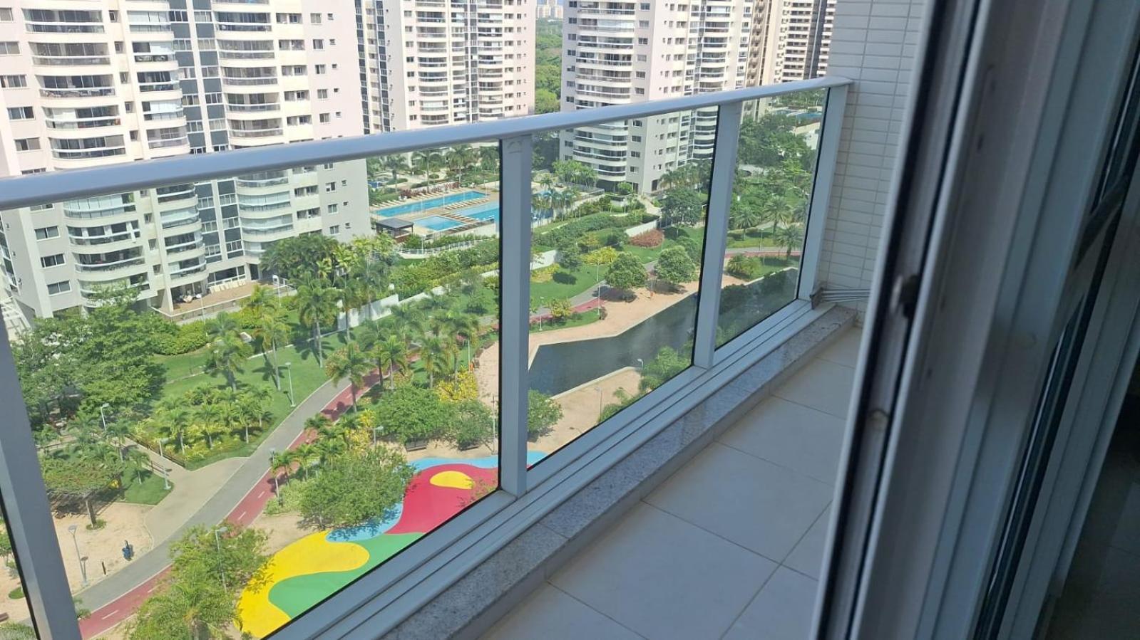 Apartamento Ilha Pura Barra Sala Varanda